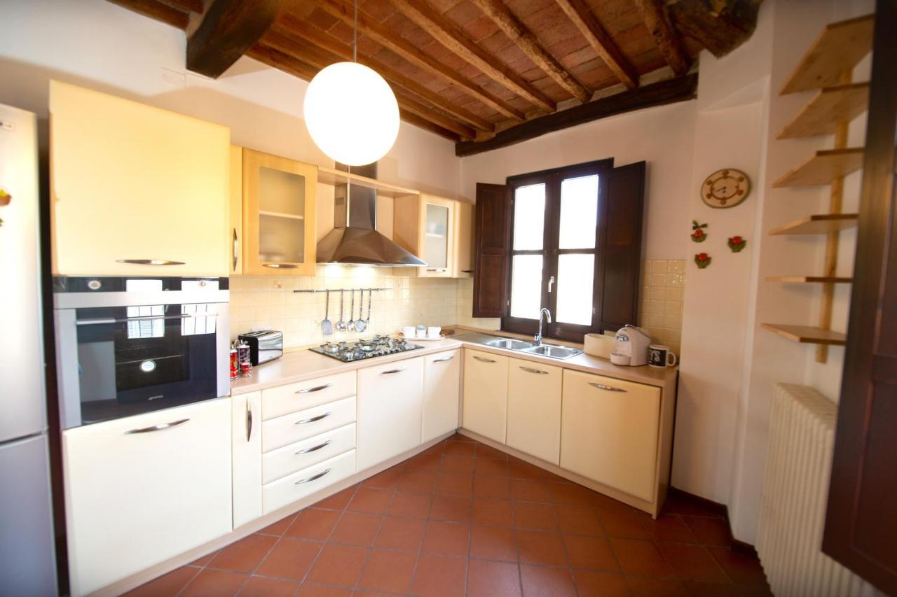 Serena Apartment, Cosy Close Center Town Lukka Zewnętrze zdjęcie